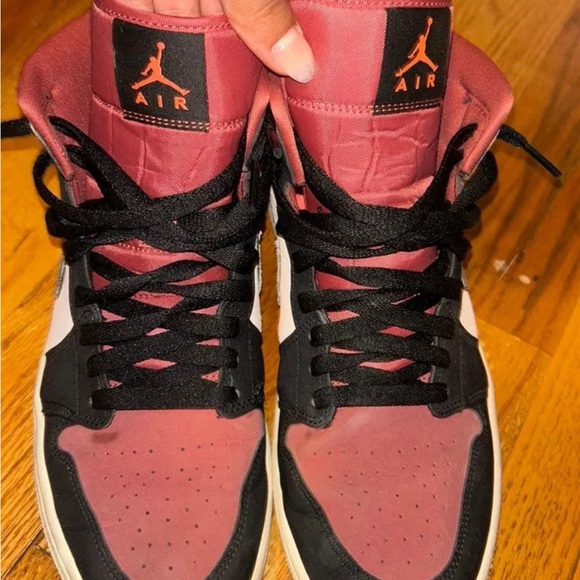 Jordan 1 Mid - Picture 5 of 6